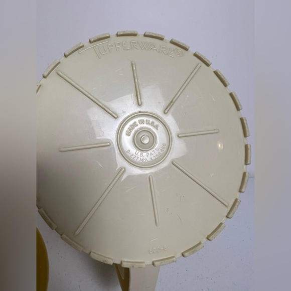 Vintage Cream and Yellow Pitcher Set - Picture 9 of 14